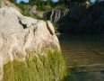 Samospráva - Zaplavený kameňolom si niektorí turisti nevážia - P1210547.JPG