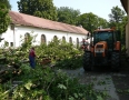 Samospráva - BÚRKA: Pri múzeu a kostole popadali obrovské stromy - P1200582.JPG