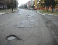 Samospráva - MICHALOVCE:  Toto sú najrozbitejšie cesty v meste - P1220960.JPG
