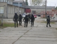 Krimi - Kukláči zasahovali v Michalovciach na Priemyselnej ulici    - P1250034.JPG