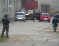 Krimi - Kukláči zasahovali v Michalovciach na Priemyselnej ulici    - P1250044.JPG