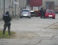 Krimi - Kukláči zasahovali v Michalovciach na Priemyselnej ulici    - P1250048.JPG