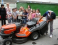Samospráva - Žiaci vyhrali pre školu traktor. Namaľovali záhradu - P1120911.JPG