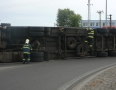 Krimi - V Michalovciach sa prevrátil kamión na kruhovom objazde !!! - P1240849.JPG