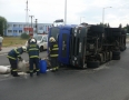 Krimi - V Michalovciach sa prevrátil kamión na kruhovom objazde !!! - P1240855.JPG