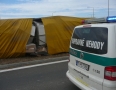 Krimi - V Michalovciach sa prevrátil kamión na kruhovom objazde !!! - P1240863.JPG