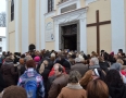 Cirkev - MICHALOVCE: Stovky ľudí vzdali úctu sv. Terézii z Lisieux - 11.JPG