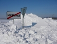 Samospráva - V Michalovciach bojujú so snehom aj záhradné traktory - P1180887.JPG