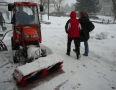 Samospráva - V Michalovciach bojujú so snehom aj záhradné traktory - P1180898.JPG