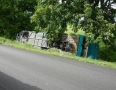 Krimi - NEHODA: Autobus sa po zrážke s autom prevrátil do priekopy - P1230847.JPG
