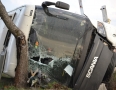 Krimi - DESIVÁ NEHODA: Autobus s cestujúcimi sa prevrátil a narazil do stromu - DSC_7791.JPG