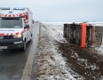 Krimi - DRÁMA PRED MICHALOVCAMI:  Autobus sa prevrátil do poľa. Hlásia aj zranených   - DSC_6157.JPG