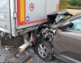 Krimi - NEHODA PRI MICHALOVCIACH: Vážna zrážka kamióna s osobným autom - 15.jpg