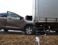 Krimi - NEHODA PRI MICHALOVCIACH: Vážna zrážka kamióna s osobným autom - 24.jpg