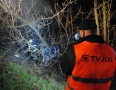 Krimi - MICHALOVCE: Vodič prerazil zábradlie a narazil do stromu - 25.JPG