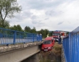 Krimi - NEHODA NA ŠÍRAVE: Auto vyletelo z cesty a zostalo visieť z mosta - DSC_5154.jpg