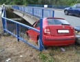 Krimi - NEHODA NA ŠÍRAVE: Auto vyletelo z cesty a zostalo visieť z mosta - DSC_5167.jpg