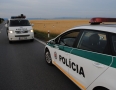 Krimi - NEHODA: Motorkár vyletel vo veľkej rýchlosti z cesty do poľa - 6.jpg