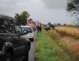 Krimi - NEHODA: Auto s 5 pasažiermi skončilo v poli na streche - 28.JPG
