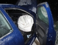 Krimi - NEHODA: Auto vyletelo z cesty a narazilo do plota - 11.JPG