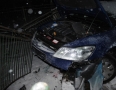 Krimi - NEHODA: Auto vyletelo z cesty a narazilo do plota - 17.JPG
