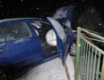 Krimi - NEHODA: Auto vyletelo z cesty a narazilo do plota - 2.JPG