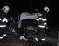 Krimi - NEHODA V MICHALOVCIACH: Vodič narazil pred budovou polície do stromu - 14.jpg