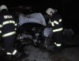 Krimi - NEHODA V MICHALOVCIACH: Vodič narazil pred budovou polície do stromu - 17.jpg