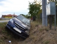 Krimi - Opitý vodič vletel do priekopy. Oslobodili ho až hasiči - 23.jpg