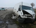 Krimi - NEHODA: Auto po zrážke s dodávkou odhodilo do poľa - P1230028.JPG