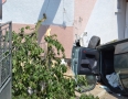 Krimi - DESIVÁ NEHODA PRI MICHALOVCIACH: Auto vyletelo z cesty a vrazilo do domu   - DSC_0178.jpg