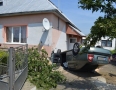 Krimi - DESIVÁ NEHODA PRI MICHALOVCIACH: Auto vyletelo z cesty a vrazilo do domu   - DSC_0187.jpg