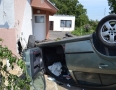 Krimi - DESIVÁ NEHODA PRI MICHALOVCIACH: Auto vyletelo z cesty a vrazilo do domu   - DSC_0202.jpg