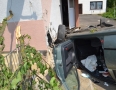 Krimi - DESIVÁ NEHODA PRI MICHALOVCIACH: Auto vyletelo z cesty a vrazilo do domu   - DSC_0221.jpg