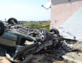 Krimi - DESIVÁ NEHODA PRI MICHALOVCIACH: Auto vyletelo z cesty a vrazilo do domu   - DSC_0225.jpg