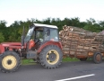 Krimi - NEHODA NA ŠÍRAVE: Auto vrazilo do traktora s drevom - DSC_3577.jpg