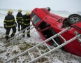 Krimi - ŠÍRAVA: Auto skončilo prevrátené v poli - P1220672.JPG