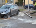 Krimi - NEHODA V MICHALOVCIACH: Rozbitý volkswagen a zdemolovaný stĺp - 2.jpg