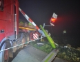 Krimi - NEHODA PRI MICHALOVCIACH: Vážna zrážka vlaku s nákladiakom!!! - 2.jpg