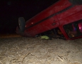 Krimi - DESIVÁ NEHODA PRI MICHALOVCIACH: Bratia skončili s autom na streche - 13.jpg