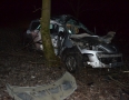 Krimi - Desivá nehoda pred Michalovcami: Vodič vrazil do stromu - 10.jpg