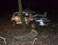 Krimi - Desivá nehoda pred Michalovcami: Vodič vrazil do stromu - 5.jpg
