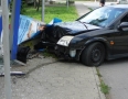 Krimi - NEHODA V MICHALOVCIACH: Vodič vletel s autom do autobusovej zastávky - P1270815.JPG