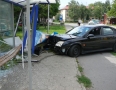 Krimi - NEHODA V MICHALOVCIACH: Vodič vletel s autom do autobusovej zastávky - P1270816.JPG