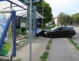 Krimi - NEHODA V MICHALOVCIACH: Vodič vletel s autom do autobusovej zastávky - P1270824.JPG