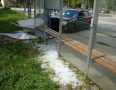 Krimi - NEHODA V MICHALOVCIACH: Vodič vletel s autom do autobusovej zastávky - P1270826.JPG