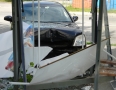 Krimi - NEHODA V MICHALOVCIACH: Vodič vletel s autom do autobusovej zastávky - P1270837.JPG