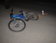 Krimi - NEHODA V MICHALOVCIACH:  Cyklistu po zrážke s mercedesom previezli do nemocnice - 19.jpg