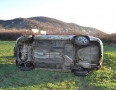 Krimi - NEHODA NA ŠÍRAVE: Vodička skončila s autom na streche - 8.jpg