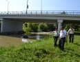 Krimi - NEHODA V MICHALOVCIACH: Auto skončilo pod mostom v Laborci. Pozrite si fotky - DSC_9677.jpg